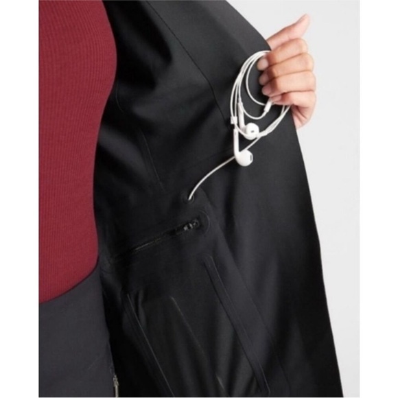 Athleta Interstellar Blazer in Black - Picture 4 of 13